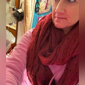 Beautiful Scarf maroon OSFM